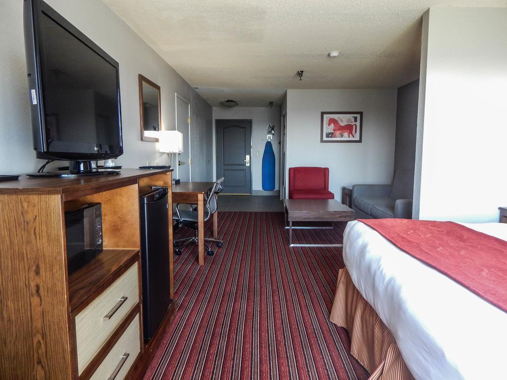 Country Inn & Suites By Radisson, Dfw Airport South, Tx Irving Bagian luar foto
