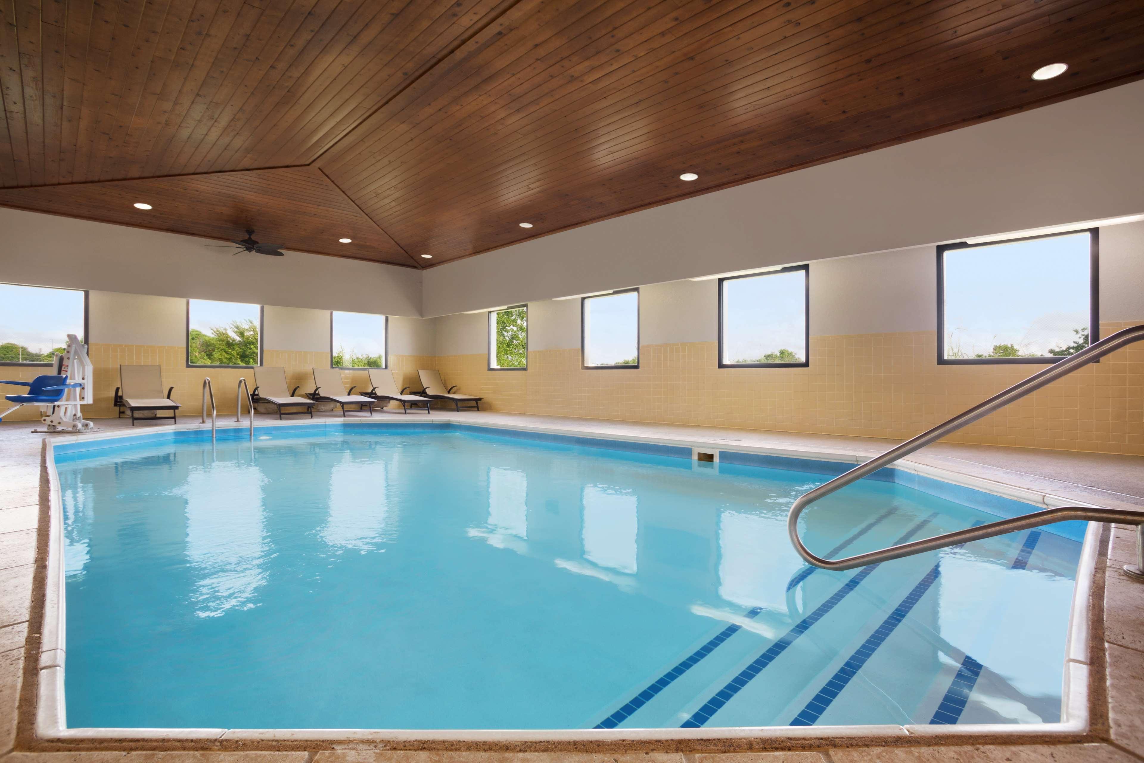 Country Inn & Suites By Radisson, Dfw Airport South, Tx Irving Bagian luar foto