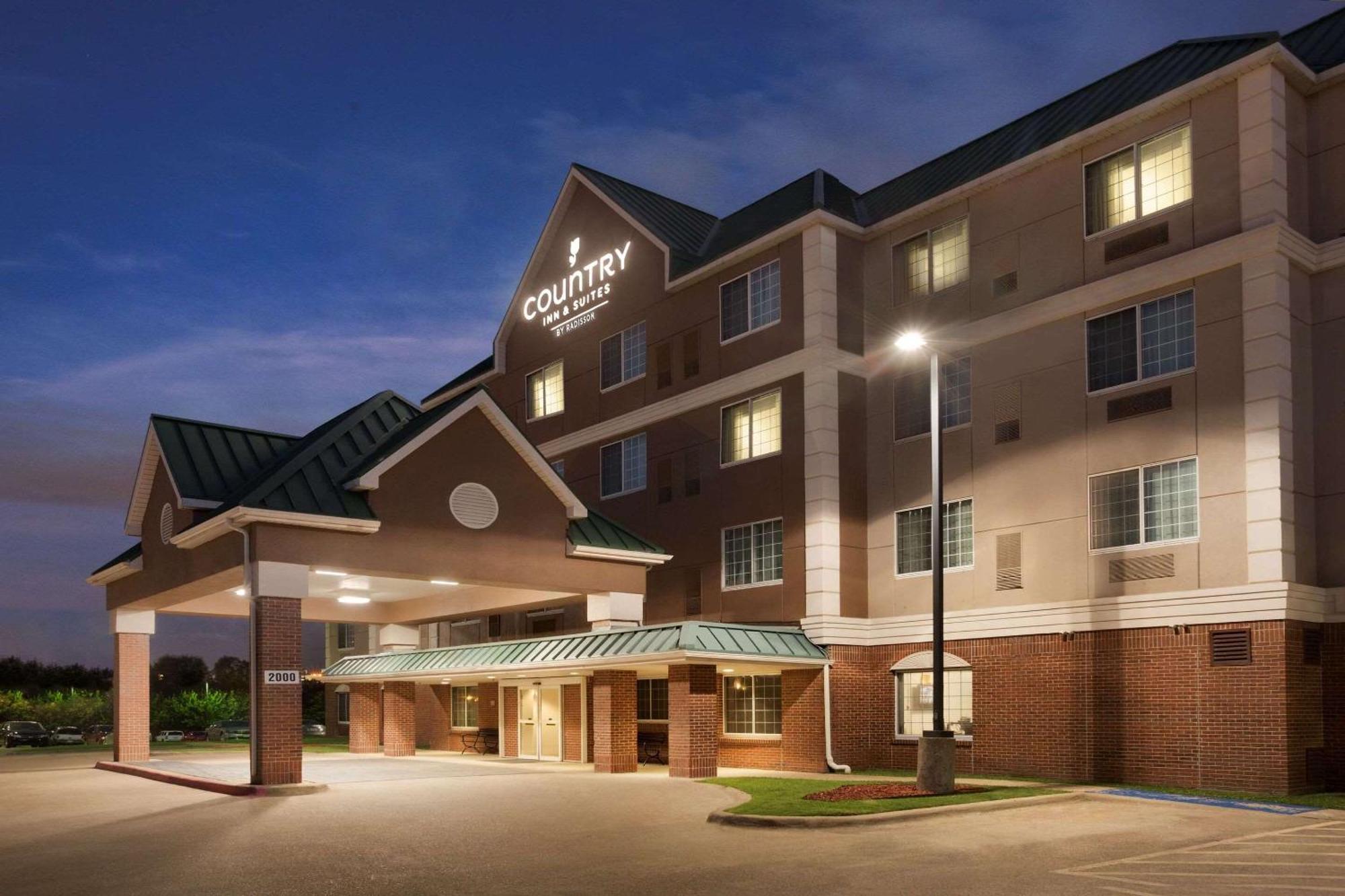 Country Inn & Suites By Radisson, Dfw Airport South, Tx Irving Bagian luar foto