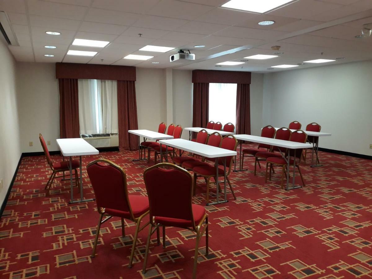Country Inn & Suites By Radisson, Dfw Airport South, Tx Irving Bagian luar foto